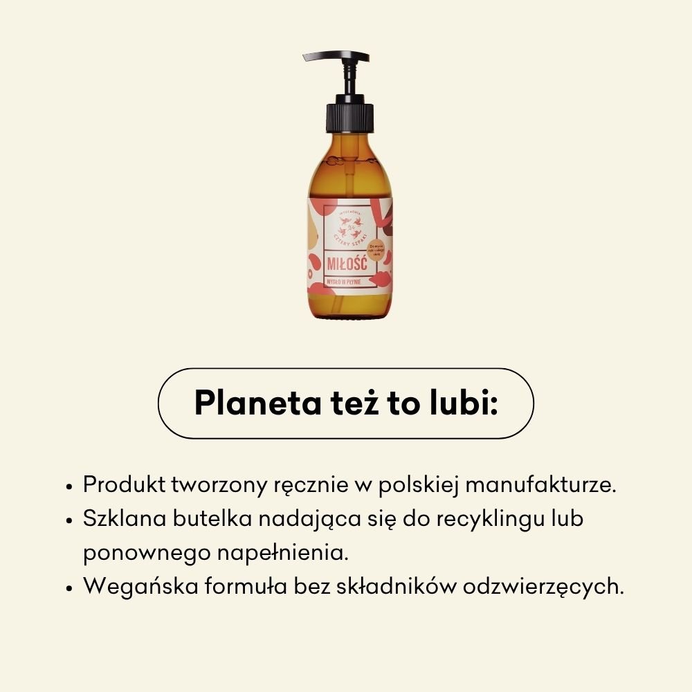 Butelka z pompką ze szkła oranżowego z napisem „Miłość” na jasnym tle, z tekstem podkreślającym jej ekologiczne cechy: ręcznie robiona w Polsce, szkło nadające się do recyklingu lub wielokrotnego napełniania oraz wegańska formuła.
